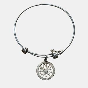 LA CN Love Heart Arrows Circle Pendant Minimalist Bangle Bracelet VTG